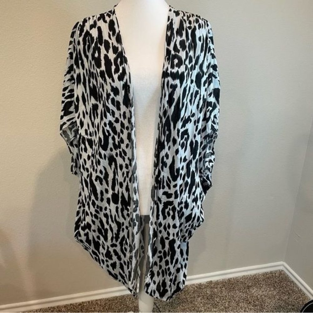 Umgee Leopard Print Open Front Oversized Rayon Ca… - image 1